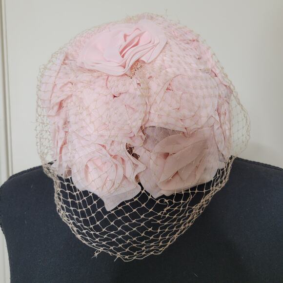 Vintage Accessories - VTG Union Made MCM Light Pink Chiffon Floral Veiled Hat Pillbox Kentucky Derby